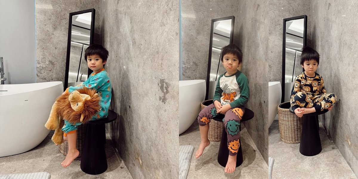 Too Bucin, Athar Always Follows Citra Kirana to the Toilet Every Morning - Has His Own Spot in a Spacious and Luxurious Bathroom