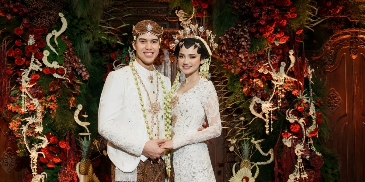 El Rumi & Syifa Hadju's Independence in Managing Their Own Wedding, Still Prioritizing Prayers During Food Testing Sessions