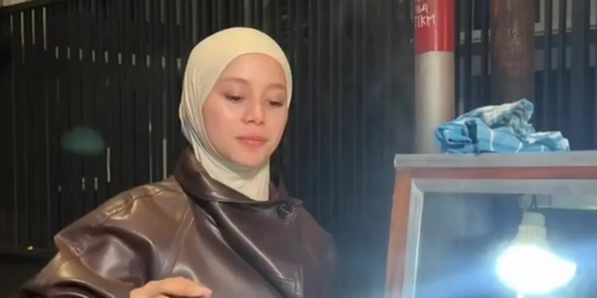 Ketika Lesti Kejora Juallan Bakso Keliling, Style Tetap Baddie