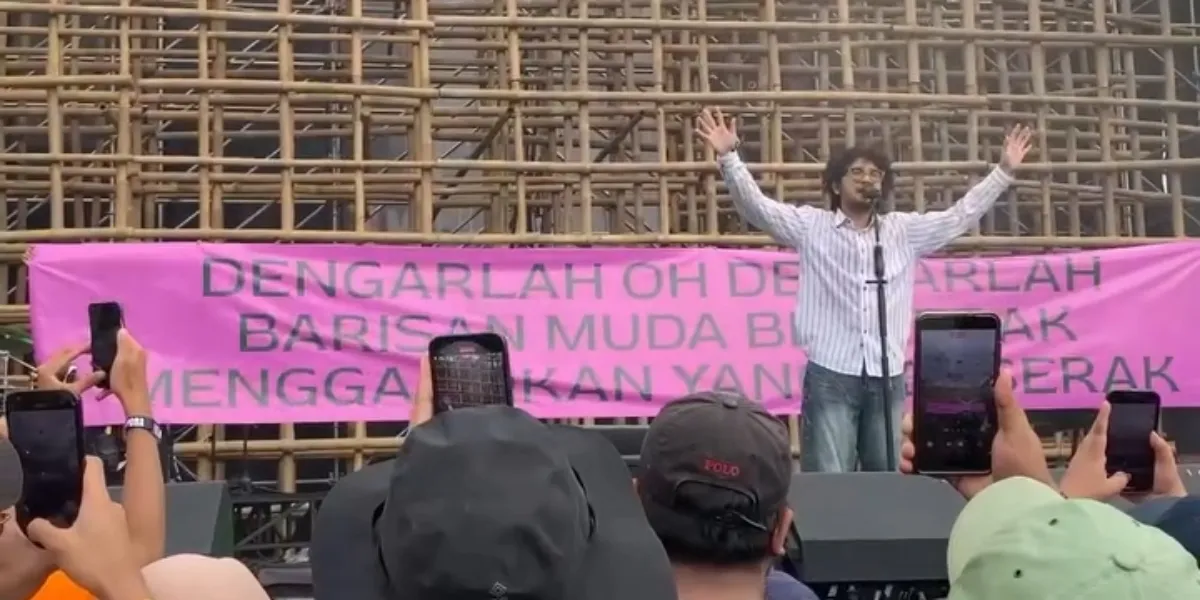 Kunto Aji Turns Pestapora Stage into a Platform for Oration