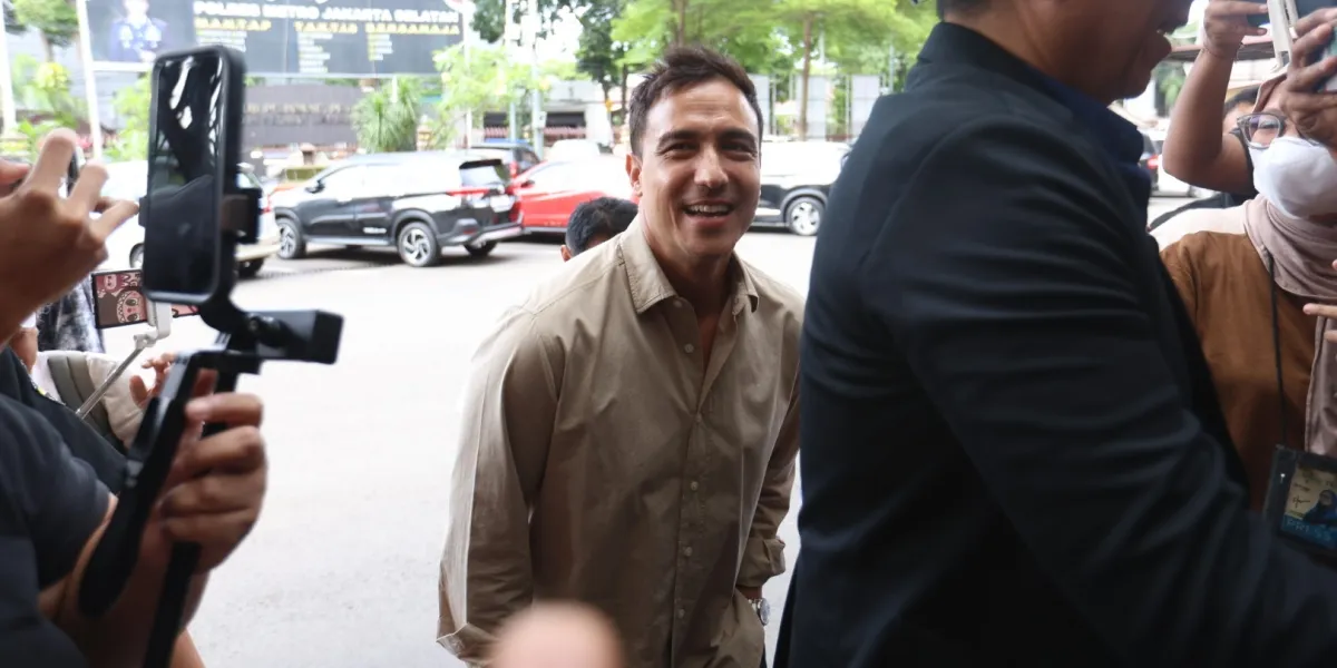 Tired of Being Hit by Negative News, Hamish Daud Apologizes to Raisa's Family and Fans