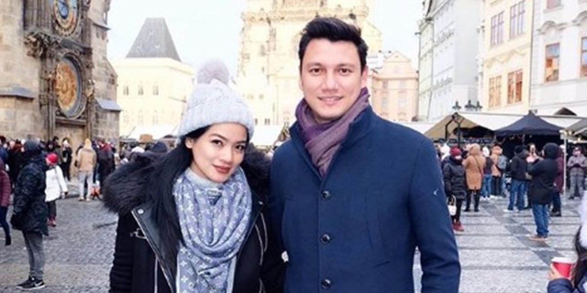 Titi Kamal & Christian Sugiono's Vacation in Prague, Meeting Snow!