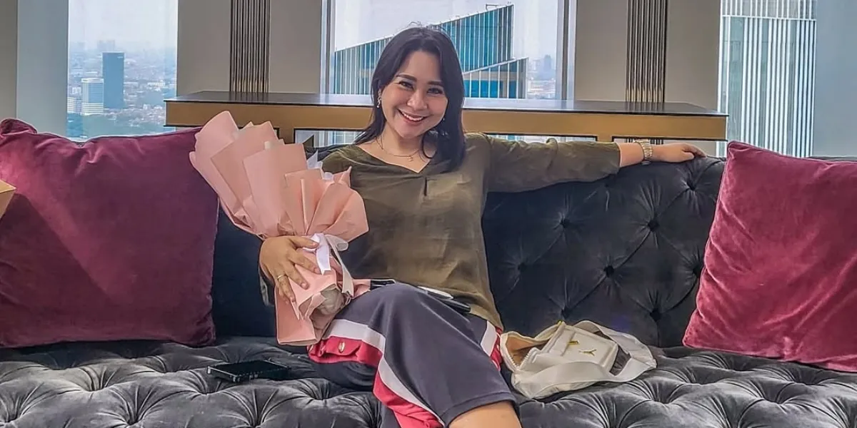 Wedding Dowry Becomes a New Issue in Chikita Meidy's Divorce Hearing