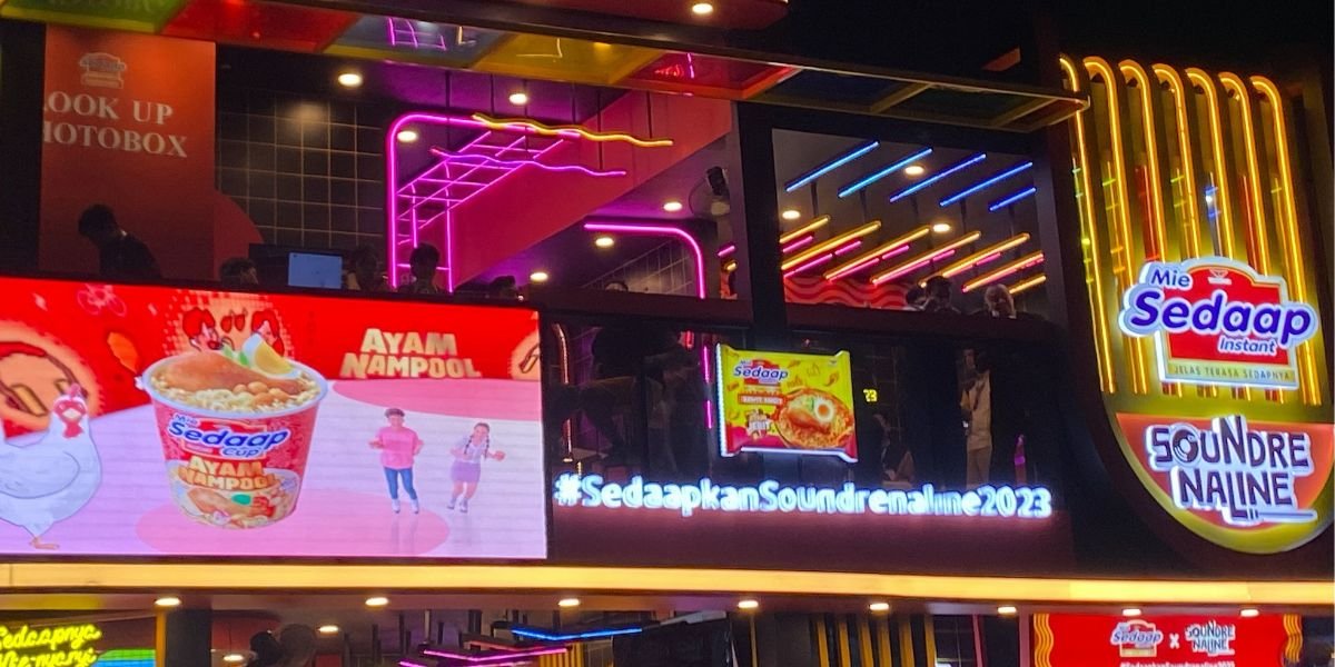 Portrait of Various Excitement in Mie Sedaap Booth at Soundrenaline 2023 Annual Music Festival, Presenting Interesting Entertainment and New Variants