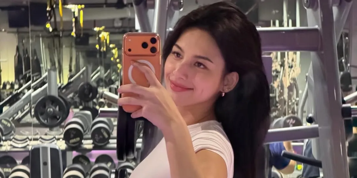 Mirror Selfie of Lania Fira Who Loves to Gym, Showing Body Goals