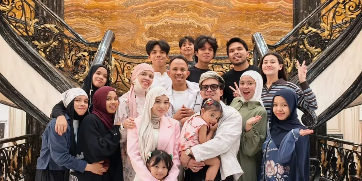 Moments of Aurel Hermansyah and Aaliyah Massaid Visiting Saaih Halilintar's House, Family Gathering
