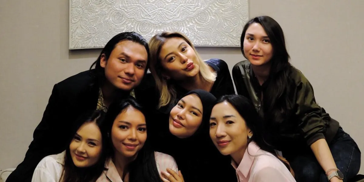 The Moment of Dara Arafah and Geng Hanam Will Give a Birthday Surprise to Risya Brabo, There Are Sounds of Crying