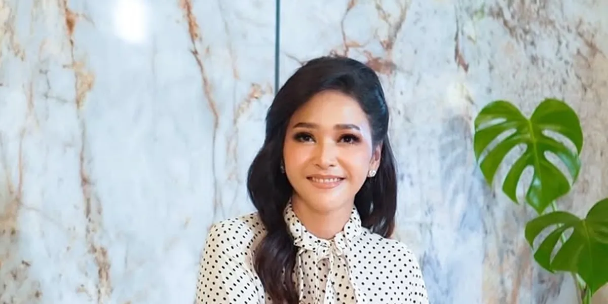 Maia Estianty's Moment Backstage at the 2025 Infotainment Awards, Reunion with 'Wulan' and 'Ahmad'