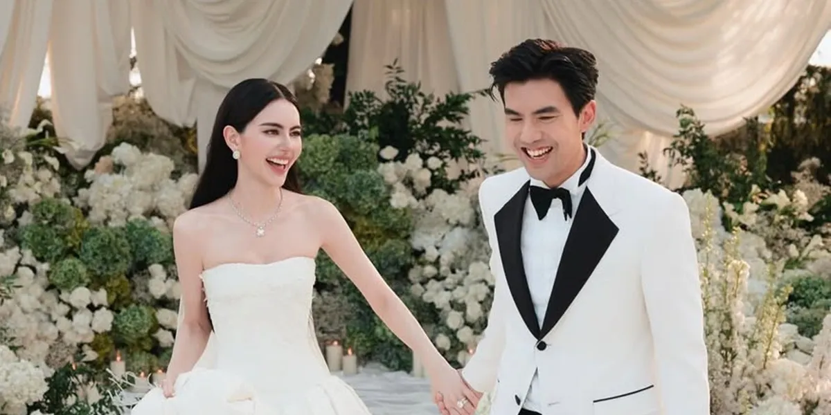 Sweet Moments at the Wedding of Davika Hoorne and Ter Chantavit, Anabul Ikutan