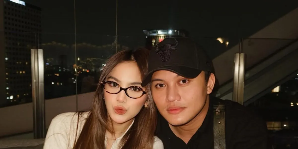 Rizky Febian's Moment Showing Mahalini Carrying Selina, Her Maternal Aura Clearly Radiates