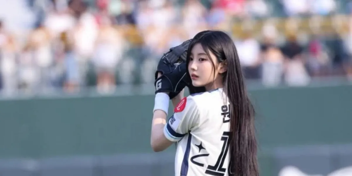 From Suzy to Karina aespa, Here’s a List of K-Pop Idols That Make the Stadium Shake Through First Pitch