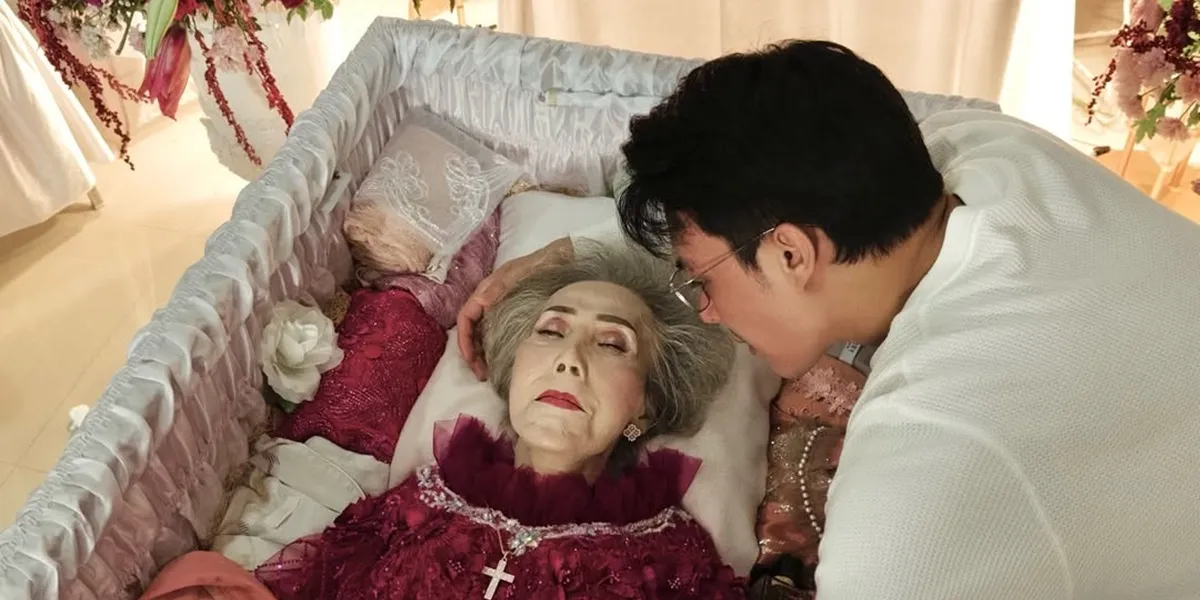 Grandma Rey Mbayang Passed Away, Accompanying Grandma to Her Final Resting Place
