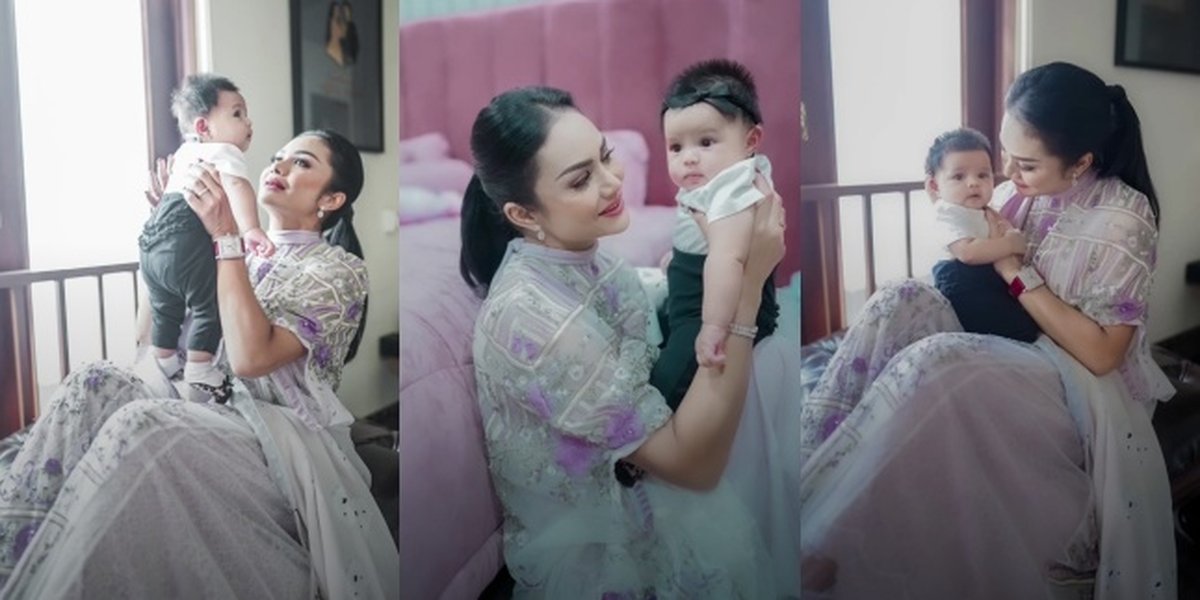 Can't Be Far from Grandchild, 7 Pictures of Krisdayanti Taking Care of Baby Ameena, Aurel Hermansyah's Child Who is Starting to Realize the Camera