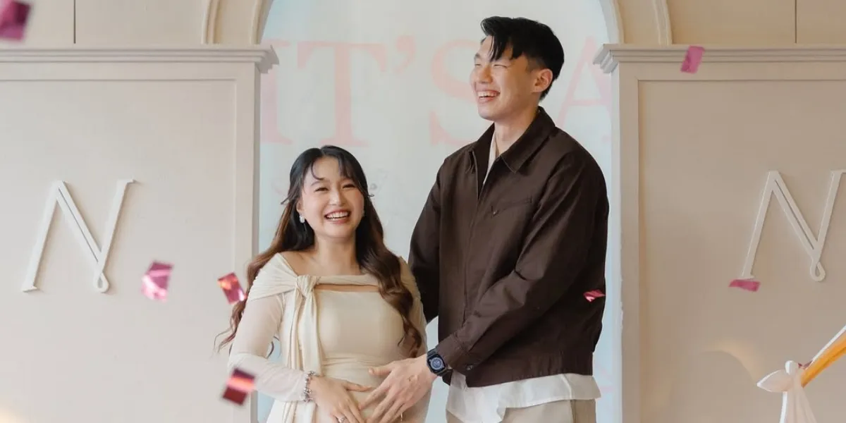 Nita Vior is Pregnant, Here's Her Happiness on Vacation in Japan with Her Husband