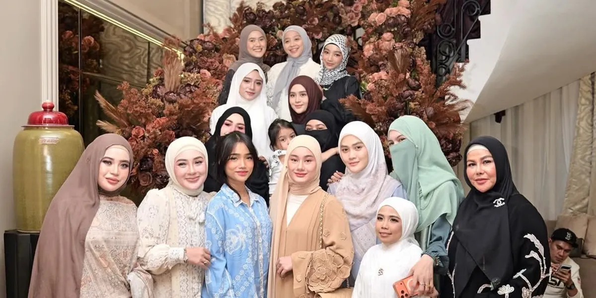 The Artists Present at Shella Saukia's Halal Bihalal Event, Including Fuji and Dinda Hauw