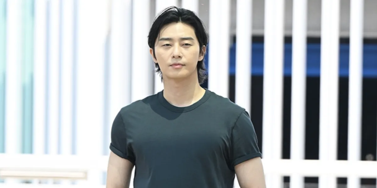 Park Seo Joon Departed for Hong Kong, His Handsomeness Captivates