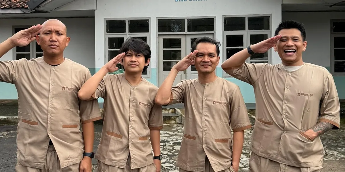 AGAK LAEN 2 Cast Fulfill Their Promise After Successful Film, Serving at the Elderly Home