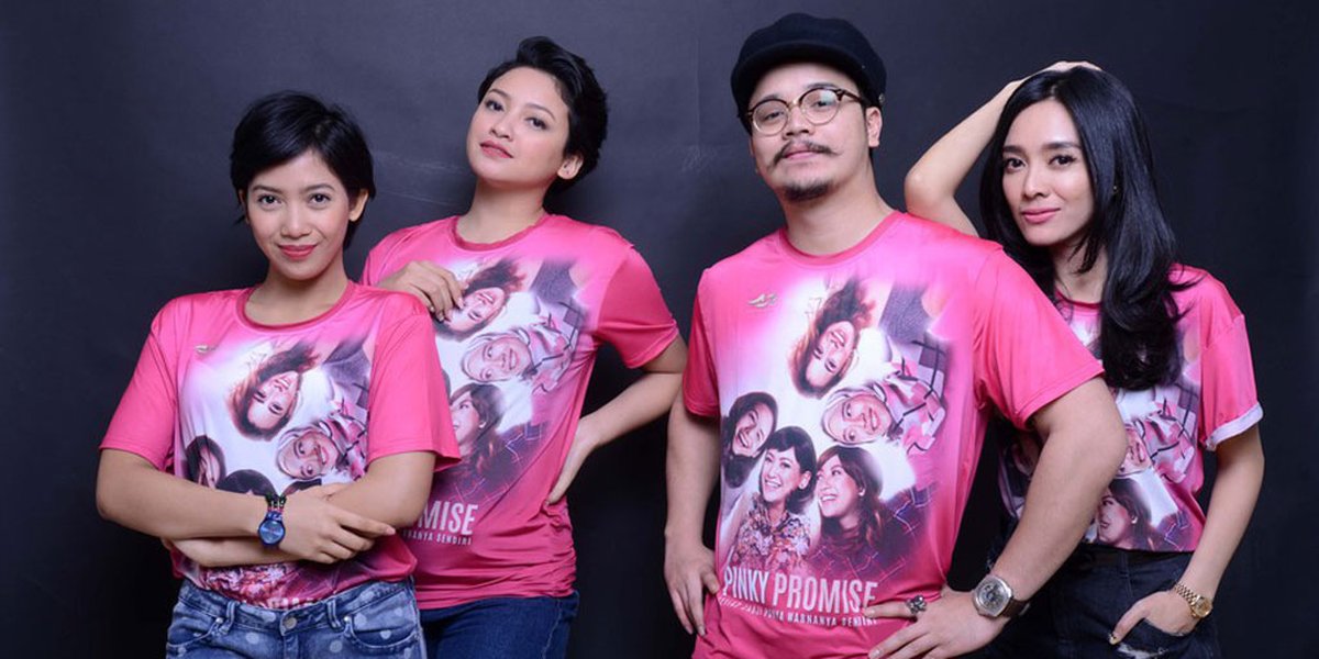 Pinky on sale promise band