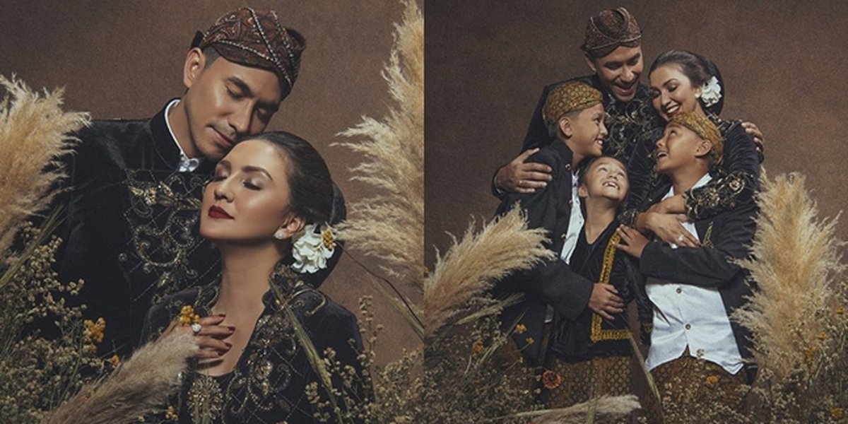 Family Photoshoot of Darius & Donna Agnesia Wearing Javanese Traditional Clothing