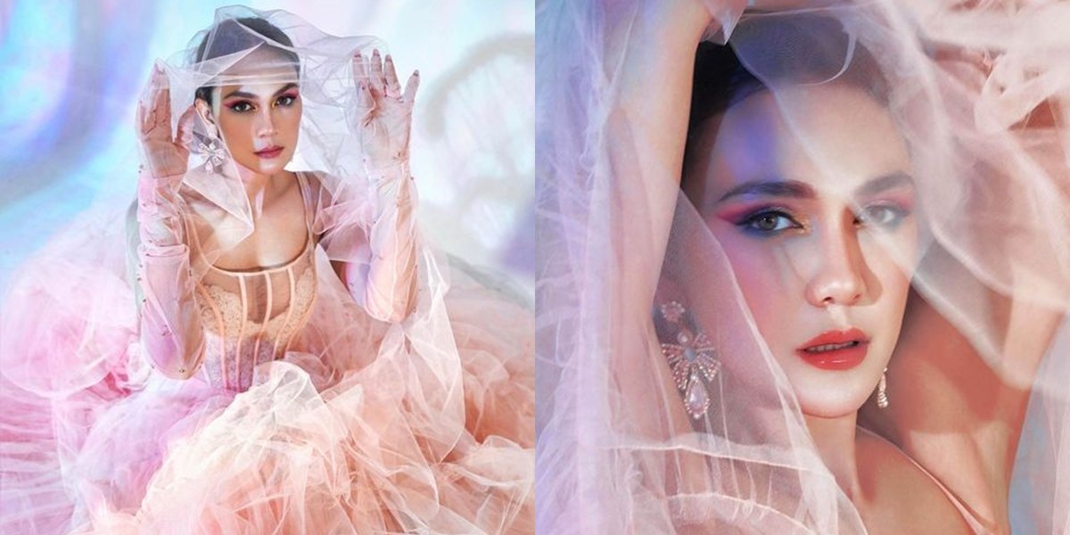 Luna Maya's Latest Photoshoot Radiates Supermodel Aura, Looks Like a Princess Wearing a Pink Dress!