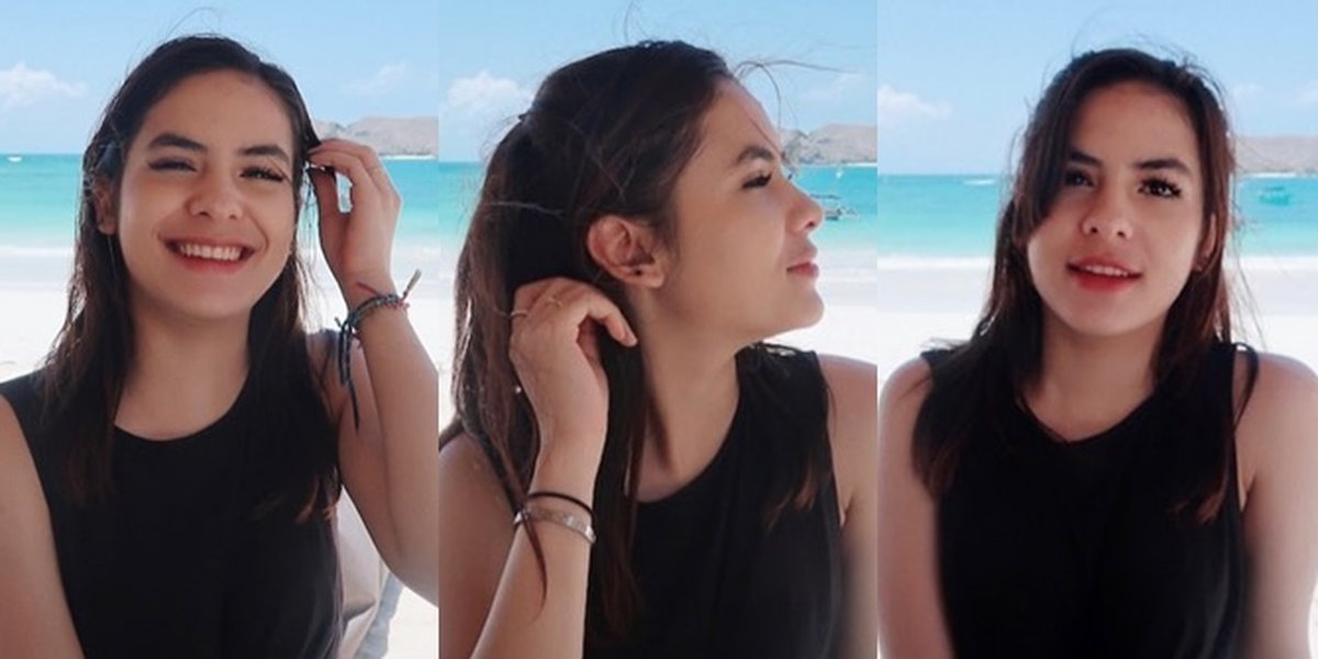 Steffi Zamora's Beautiful Appearance Enjoying the Beach in Lombok