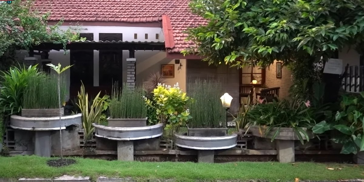 Full of Memories, Peek into Maia Estianty's Childhood Home in Surabaya - Simple & Cozy