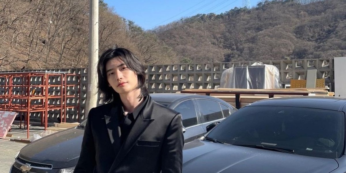 Once Had Long Hair, Check Out Lee Jong Suk's Collection of Photos with His Long Hair that Makes Fans Crazy