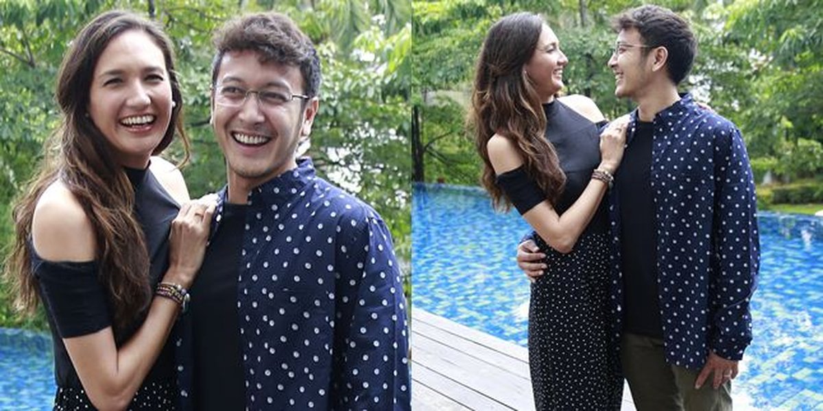 Romantic Poses of Nadine and Dimas Anggara Talking about Honeymoon