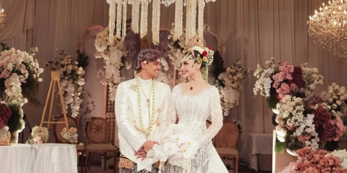 Portrait of the Wedding Ceremony of Tengku Nadira and Teuku Agassi Revano: Upholding Javanese Traditions
