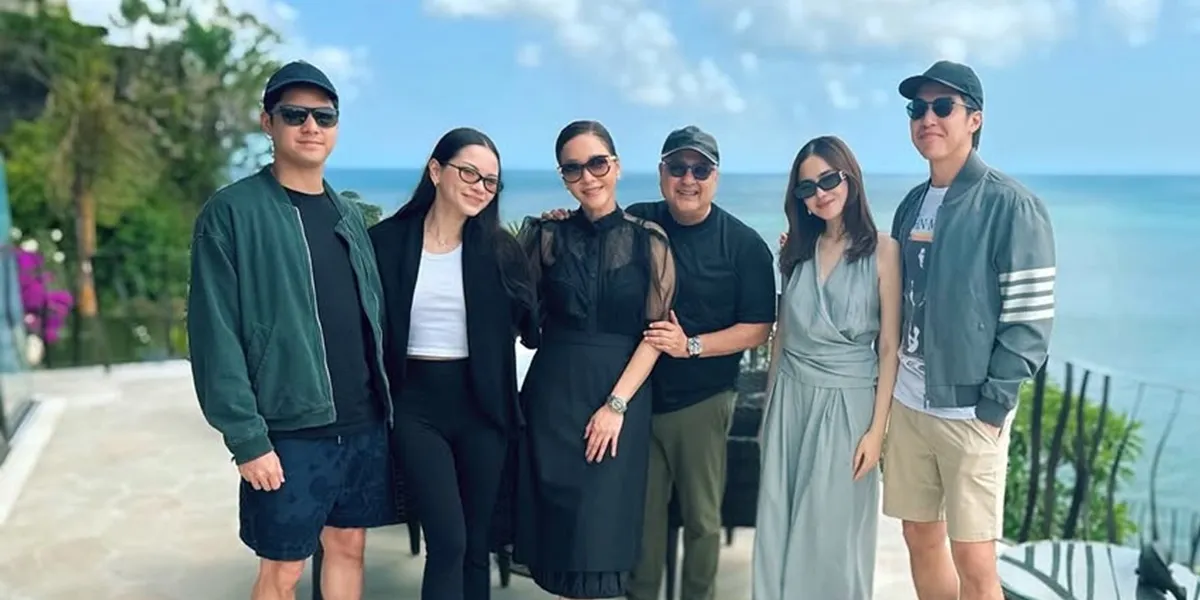 Portrait of Al Ghazali - Alyssa Daguise and El Rumi - Syifa Hadju Vacationing in Bali, Riding a Private Jet