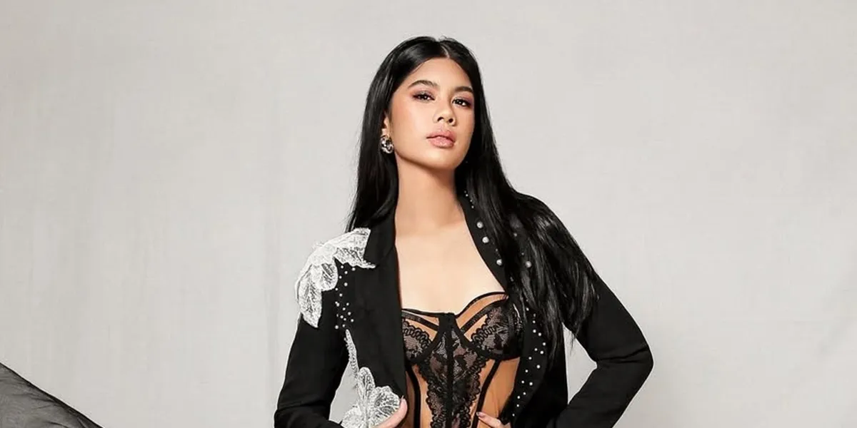 Portrait of Almira Yudhoyono Accompanies Rizky Bentayan at the TNI and Polri Academy