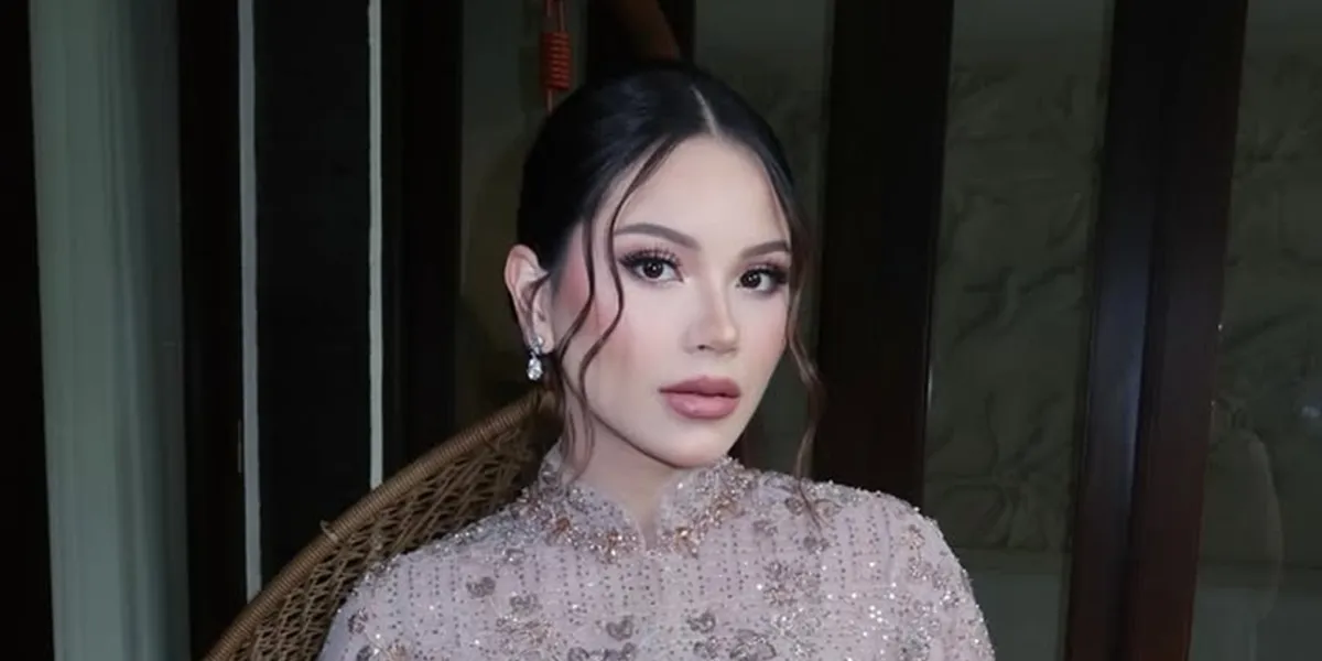 Portrait of Alyssa Daguise at El Rumi's Recitation and Siraman, Due Date Approaching