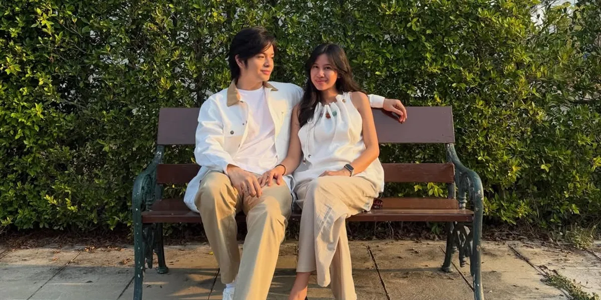 Portrait of Angga Yunanda and Shenina Cinnamon's Light Babymoon, Romantic Vibes