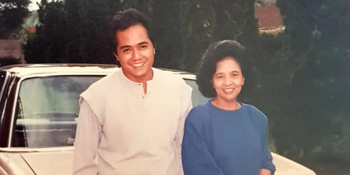Portrait of DJ Winky Wiryawan's Father from Time to Time, Just Celebrated His Birthday