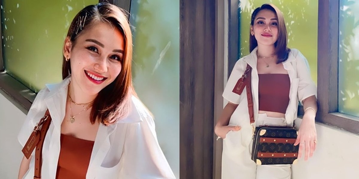 Portrait of Ayu Ting Ting Looking Simple Carrying a Louis Vuitton Bag, Even More Beautiful and Glowing Flooded with Praises from Netizens