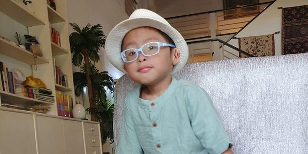 Portrait of Bima, Cynthia Lamusu's Child - Surya Saputra who is Getting Handsome, Wearing Glasses Since Childhood Due to Rare Condition