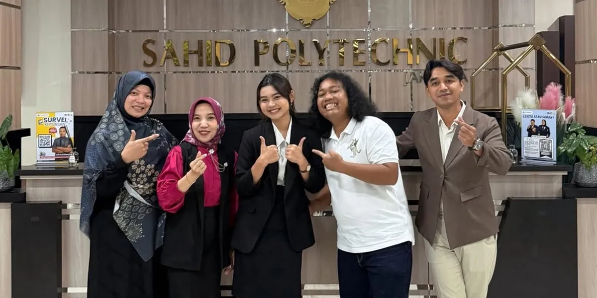 Potret Cesen Bangga Lulus S2, Marshel Widianto Jadi Support System