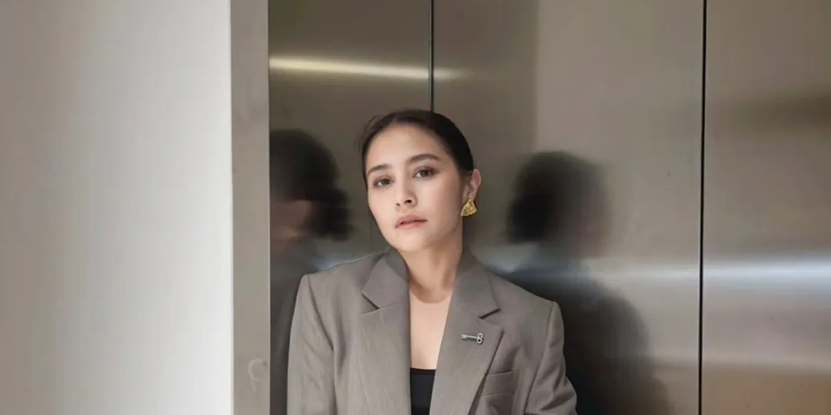 8 Portraits of Prilly Latuconsina's Kitchen in Her Home, Very Luxurious and Aesthetic