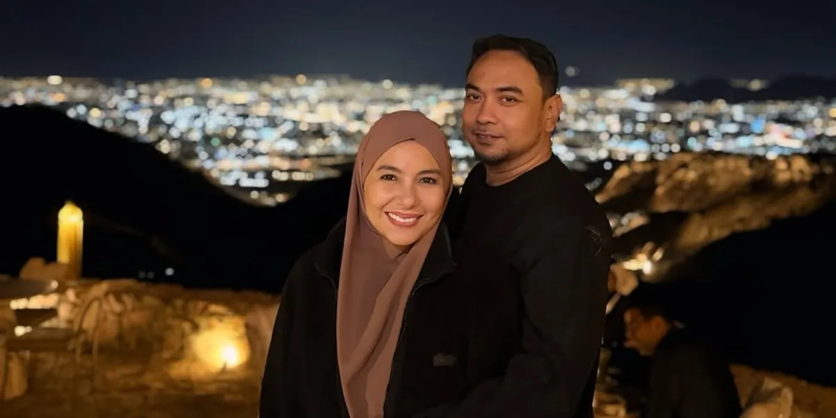 Portrait of Meisya Siregar's Minimalist Kitchen, Large Kitchen Island Becomes the Highlight