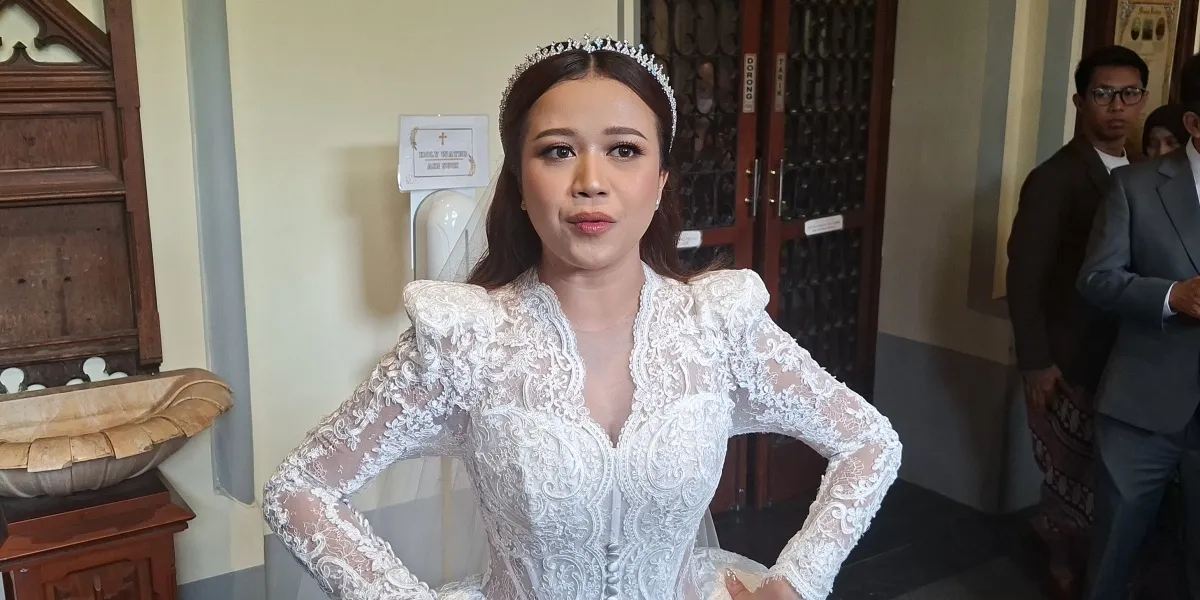 Detailed Portrait of Brisia Jodie's Wedding Dress Designed by BLACKPINK, Elegant Like Kate Middleton