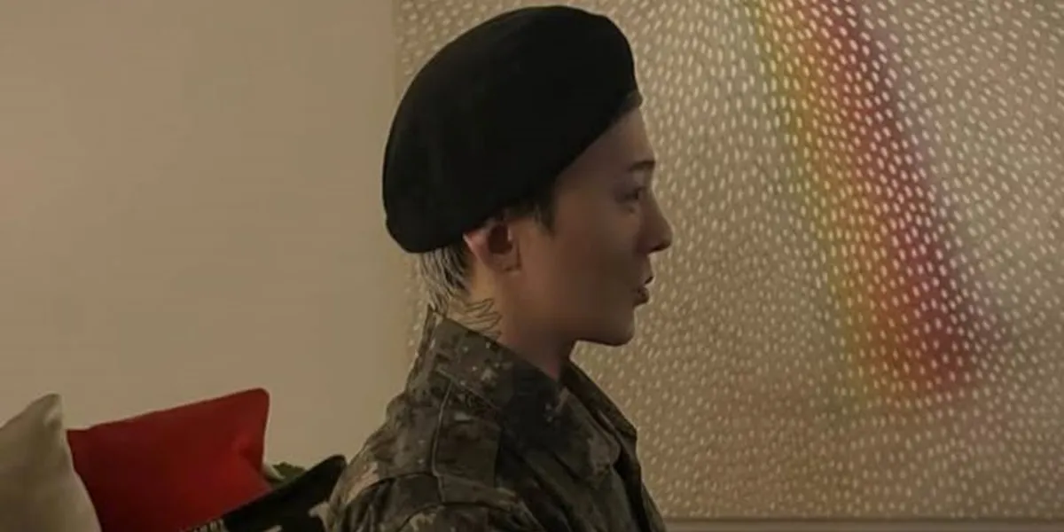 7 Photos of G-Dragon Returning as a Reserve Soldier Amidst His World Tour Concert, Looking Cool in Military Uniform