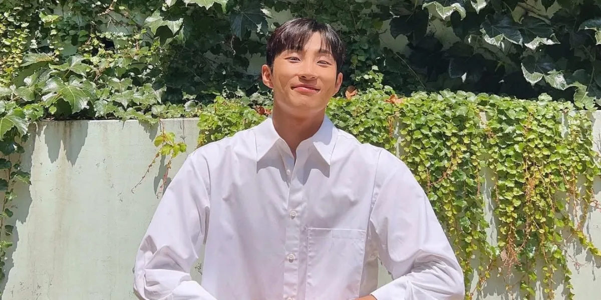 Handsome Portrait of Bae Na Ra 'WOULD YOU MARRY ME?', Owner of a Sweet Dimpled Smile