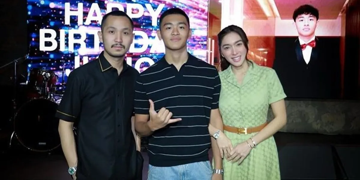 Portrait of Gusti Ega at Angel Karamoy's Son's Birthday, Is Their Relationship Now Public?