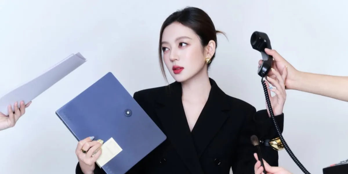 Portrait of He Rui Xian Looking Beautiful with a Chic and Classy Concept