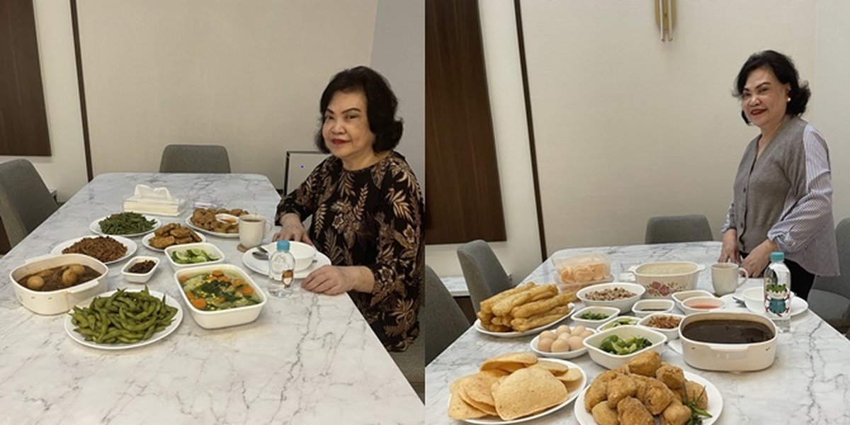 Portrait of Mother Irma Moeis, Sandra Dewi's Mother-in-Law, Diligently Posing with Her Menu, a Wealthy Woman Who Likes to Eat Tofu