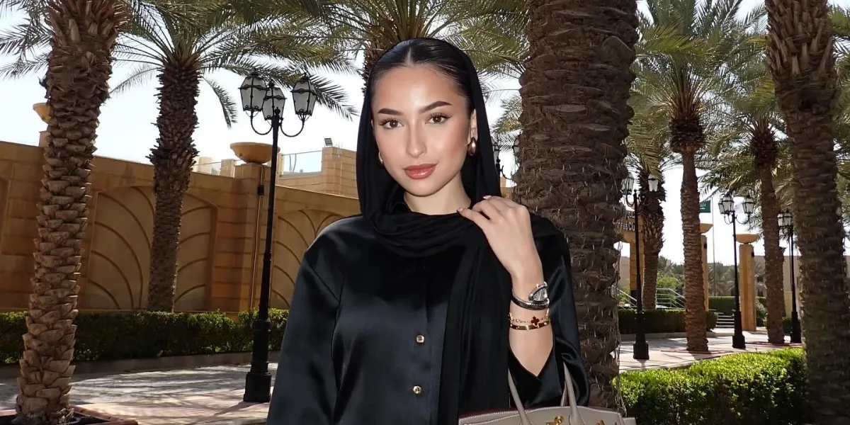 Portrait of Jennifer Coppen in Saudi Arabia, Beautiful like a Witch
