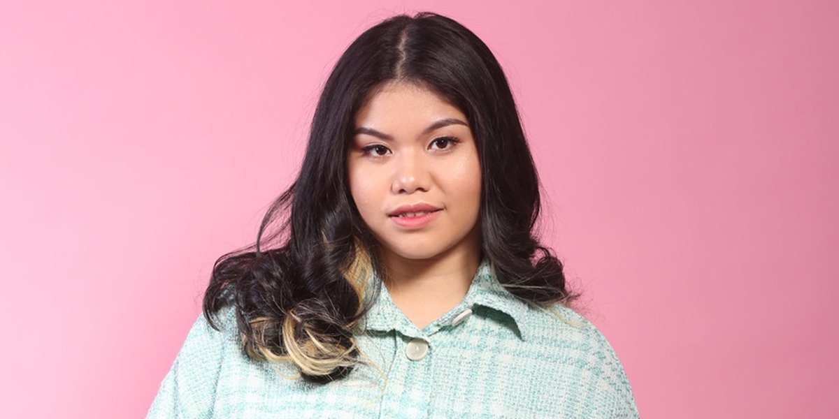 Portrait of Jessica Sabar Bungauli 'Jebung' TikTok Celebrity with a Golden Voice, Sharing the Story of How She Went Viral