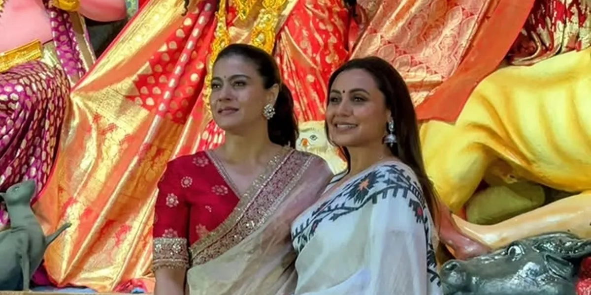 Portrait of Kajol and Rani Mukherjee Celebrate Durga Puja Together at the Temple, Beautifully Dressed in Saris