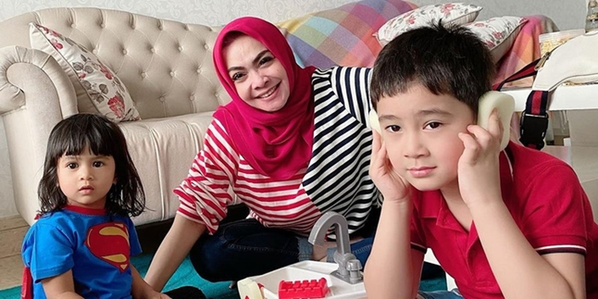 The Close Relationship between Rieta Amilia and Rafathar and Ansara, Giving Everything for Grandchildren