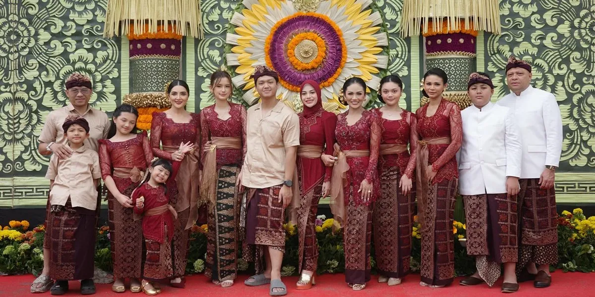 9 Portraits of Anang's Family Gathered at Sister Sarah Menzel's Wedding, Kris Dayanti and Ashanty United - Featuring Aaliyah Massaid
